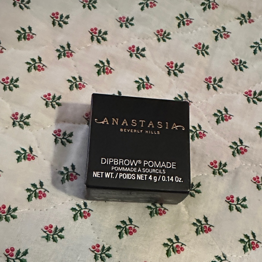 Anastasia Beverly Hills Dipbrow Pomade in caramel
